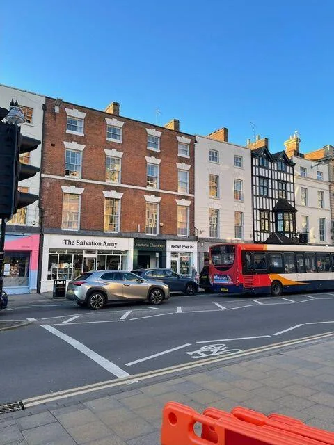 8 bedroom flat for rent