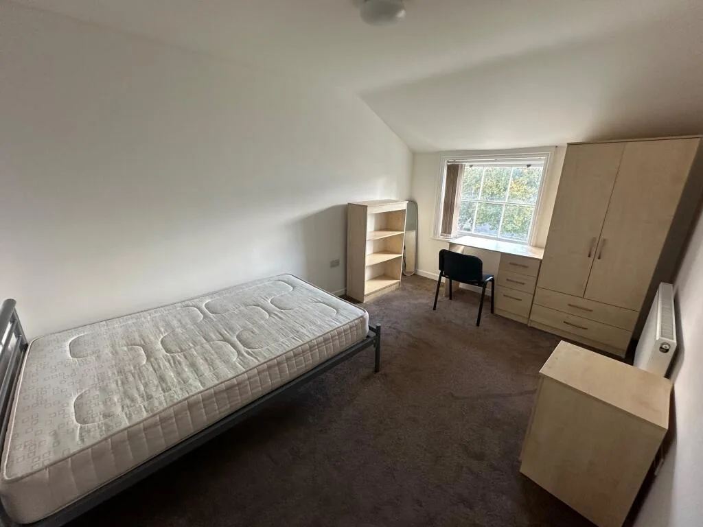 10 bedroom flat for rent