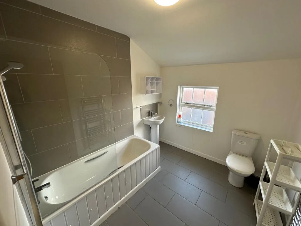 10 bedroom flat for rent
