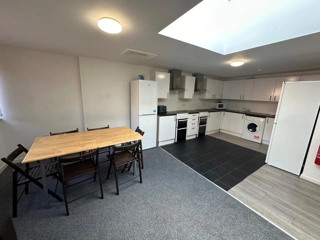 10 bedroom flat for rent