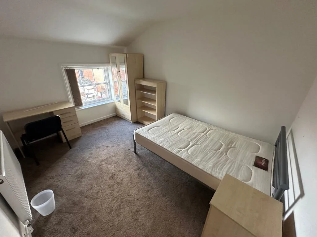 10 bedroom flat for rent