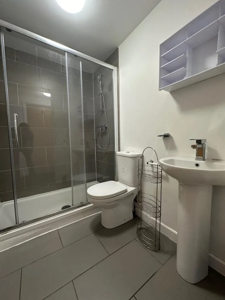 10 bedroom flat for rent