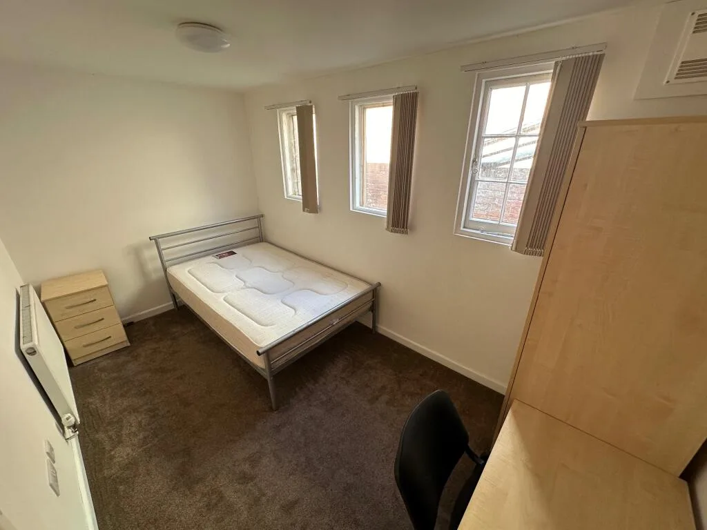 10 bedroom flat for rent