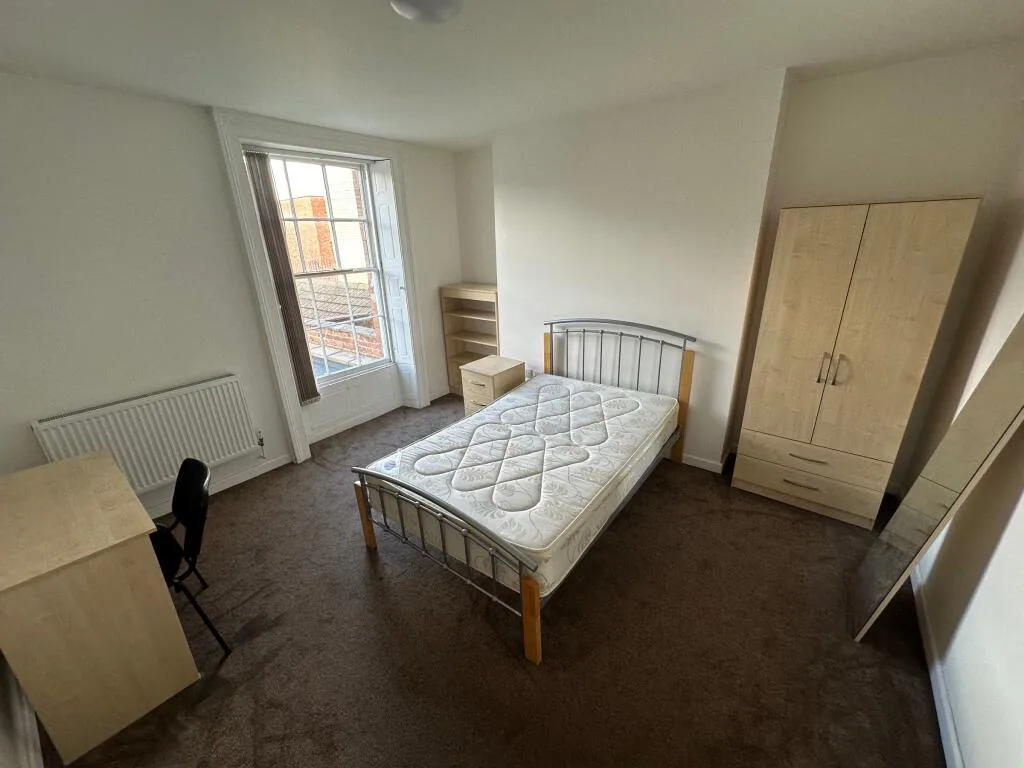 10 bedroom flat for rent