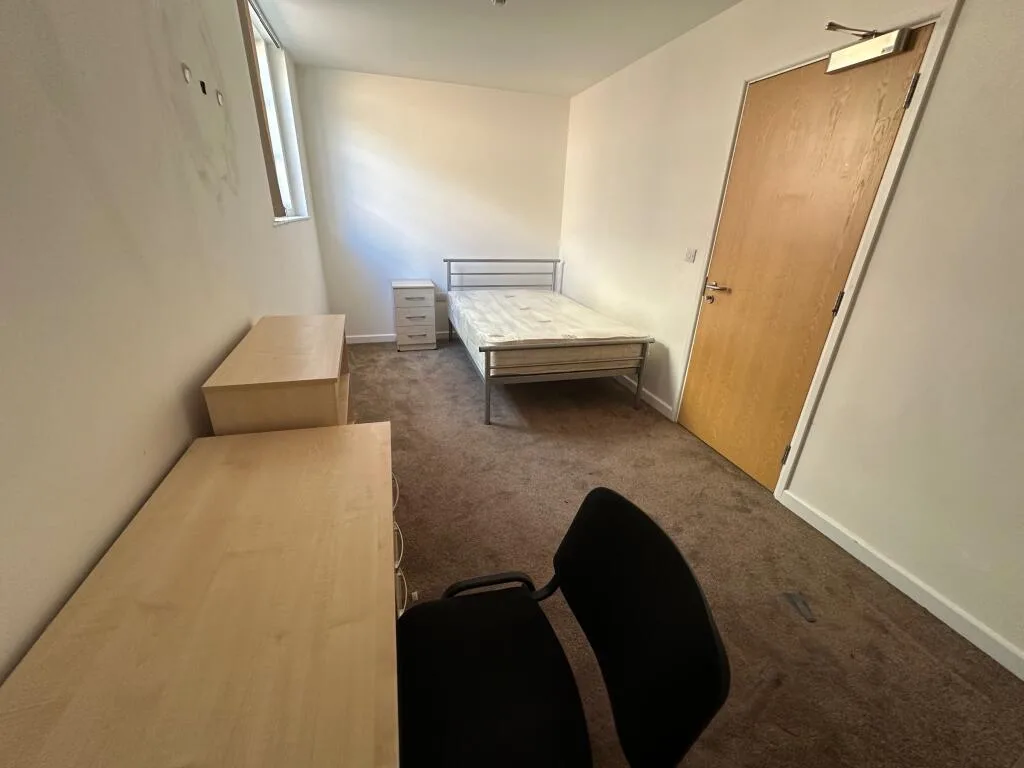 10 bedroom flat for rent