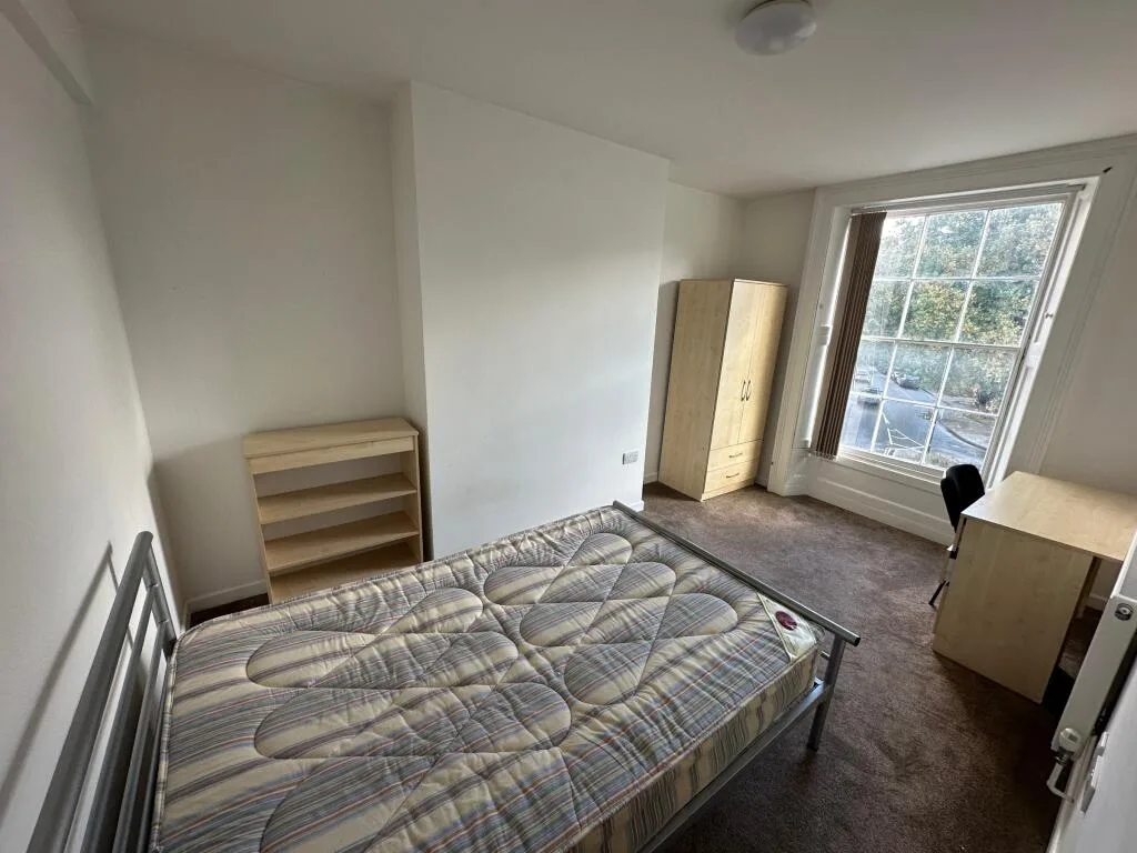 10 bedroom flat for rent