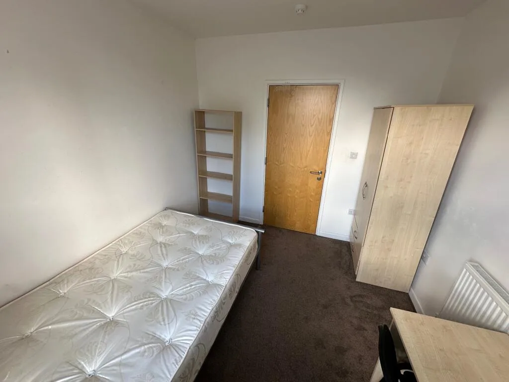 10 bedroom flat for rent