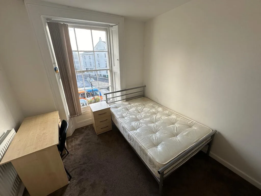 10 bedroom flat for rent
