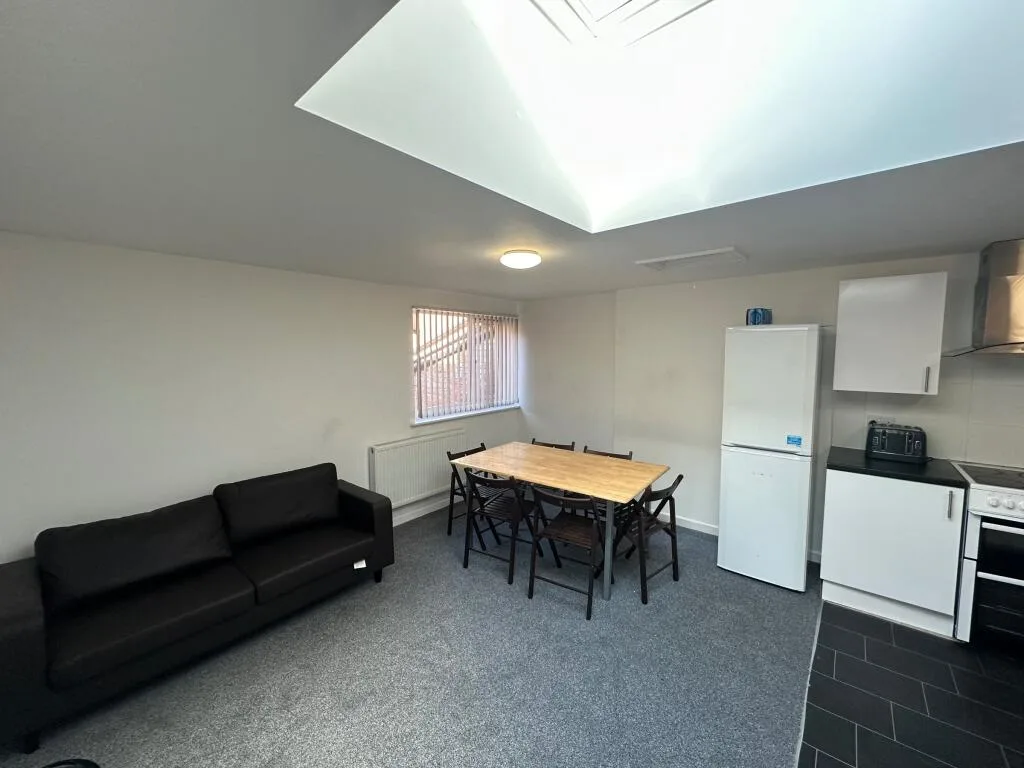 10 bedroom flat for rent