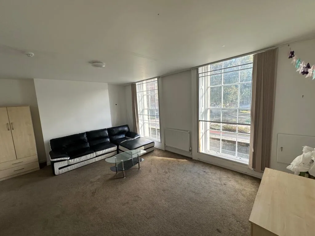 10 bedroom flat for rent