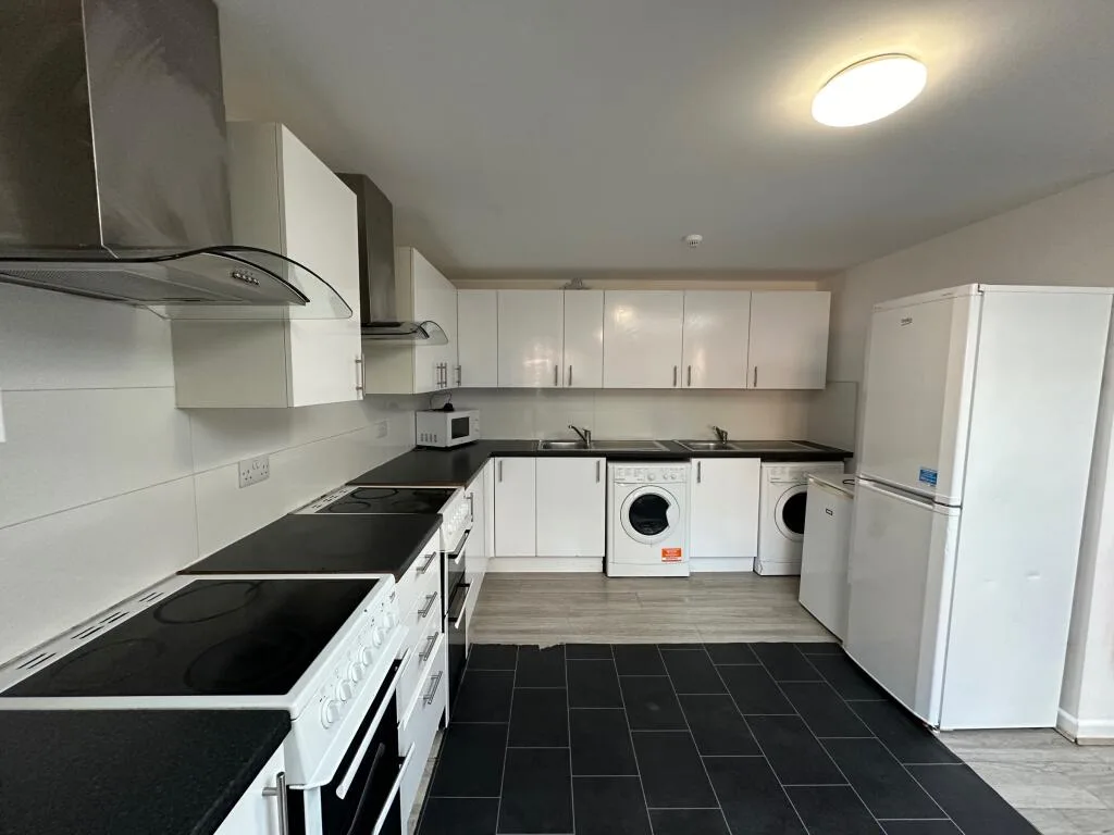 10 bedroom flat for rent