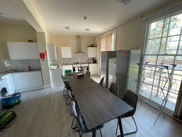 9 bedroom flat for rent