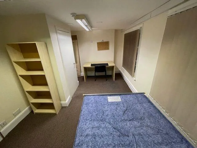 9 bedroom flat for rent