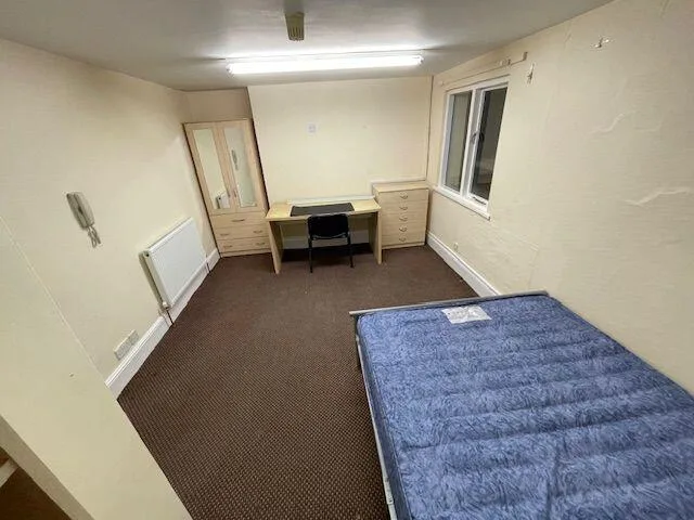 9 bedroom flat for rent
