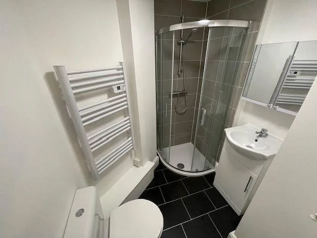 9 bedroom flat for rent
