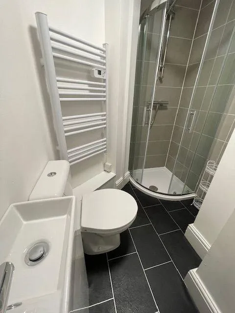 9 bedroom flat for rent