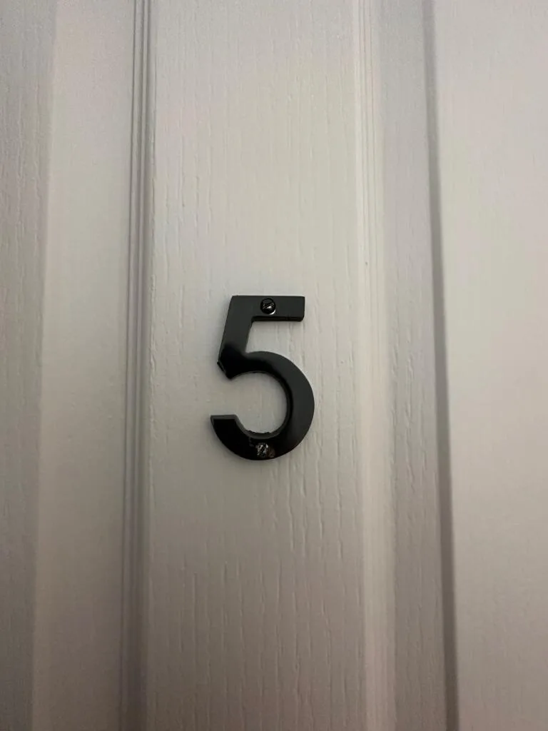 5 bedroom flat for rent