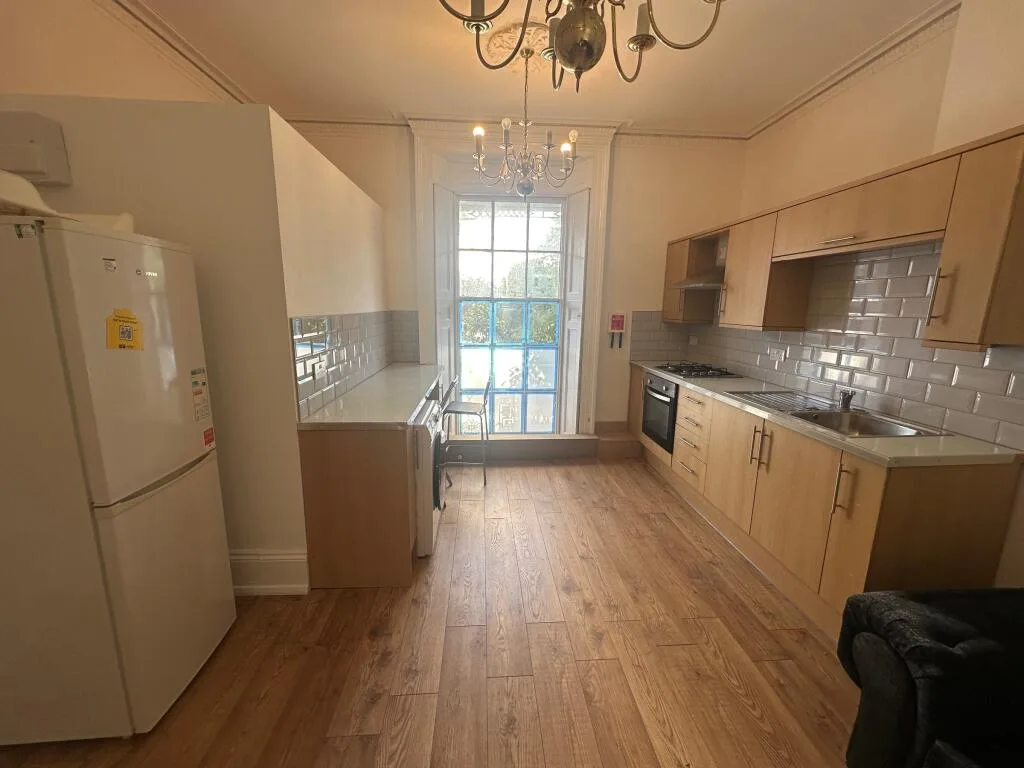 4 bedroom flat for rent