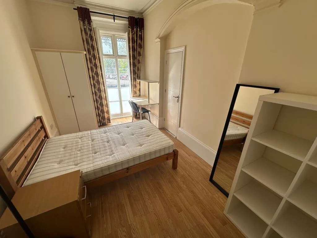 4 bedroom flat for rent
