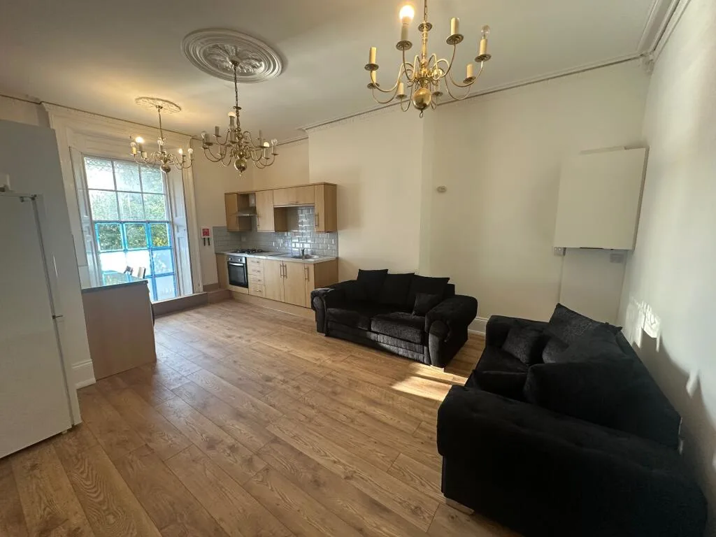 4 bedroom flat for rent