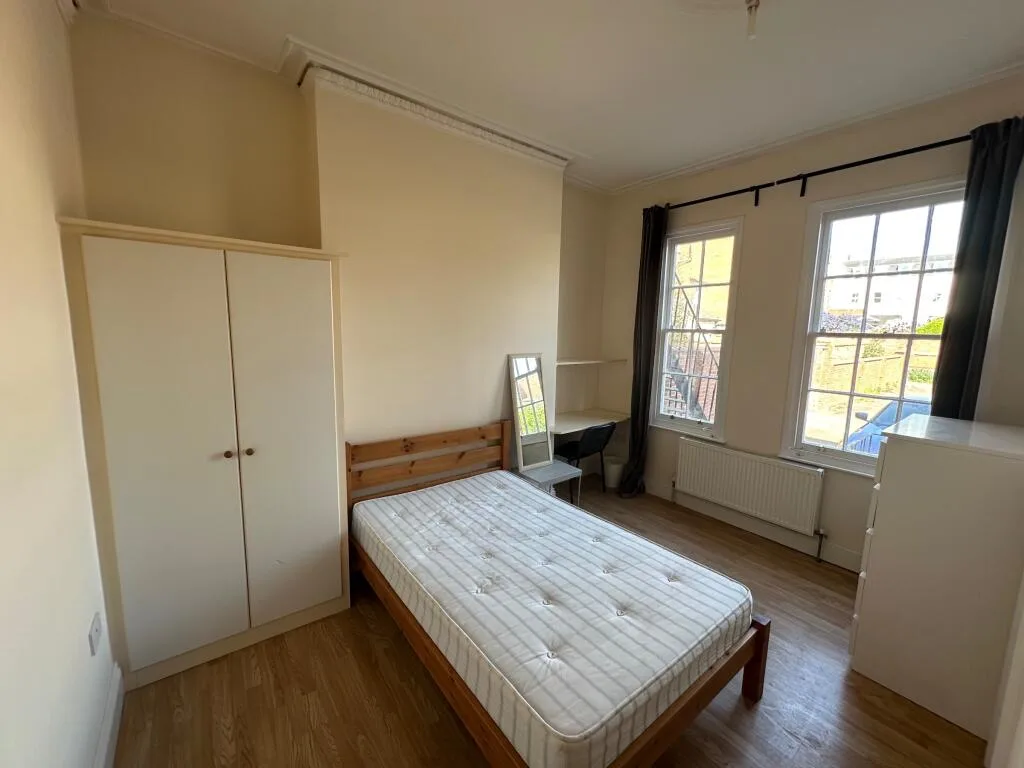 4 bedroom flat for rent
