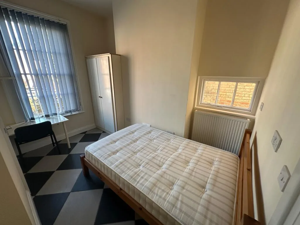 4 bedroom flat for rent