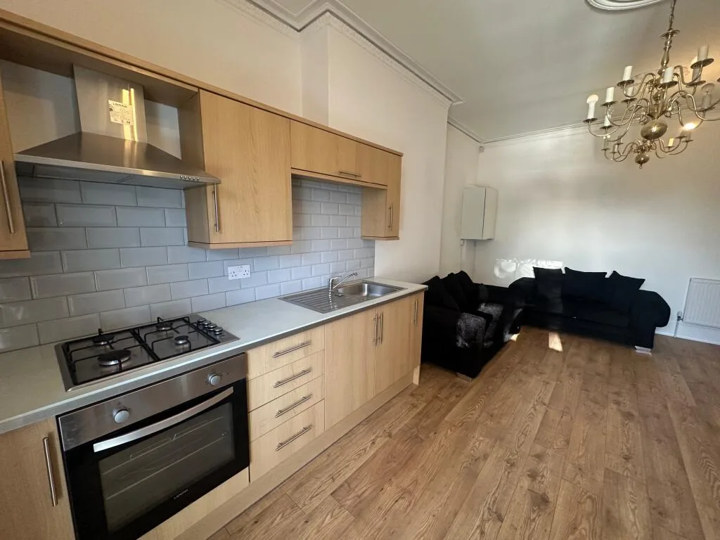 4 bedroom flat for rent