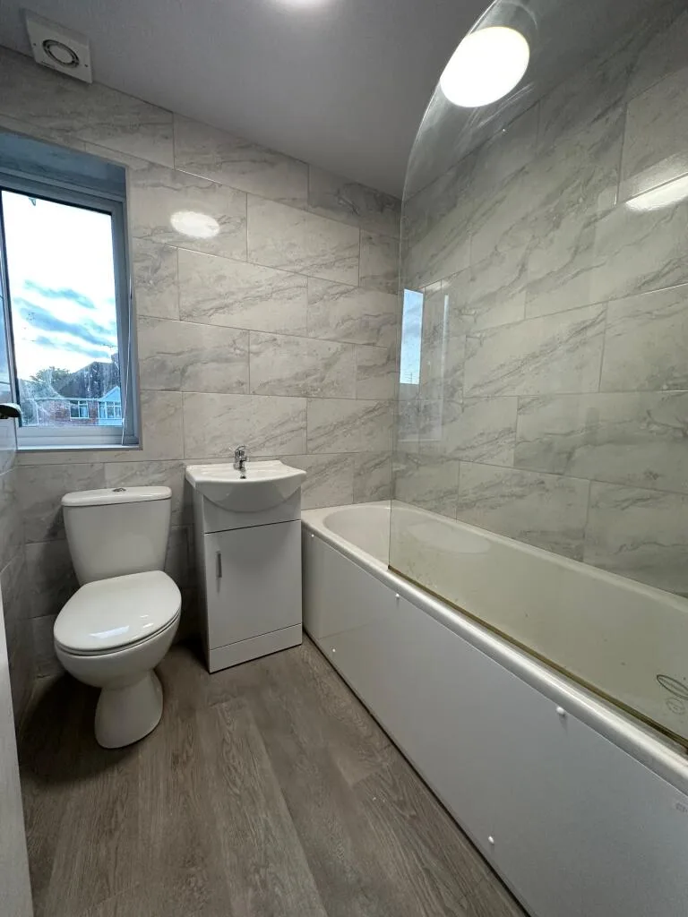 5 bedroom semi-detached house for rent