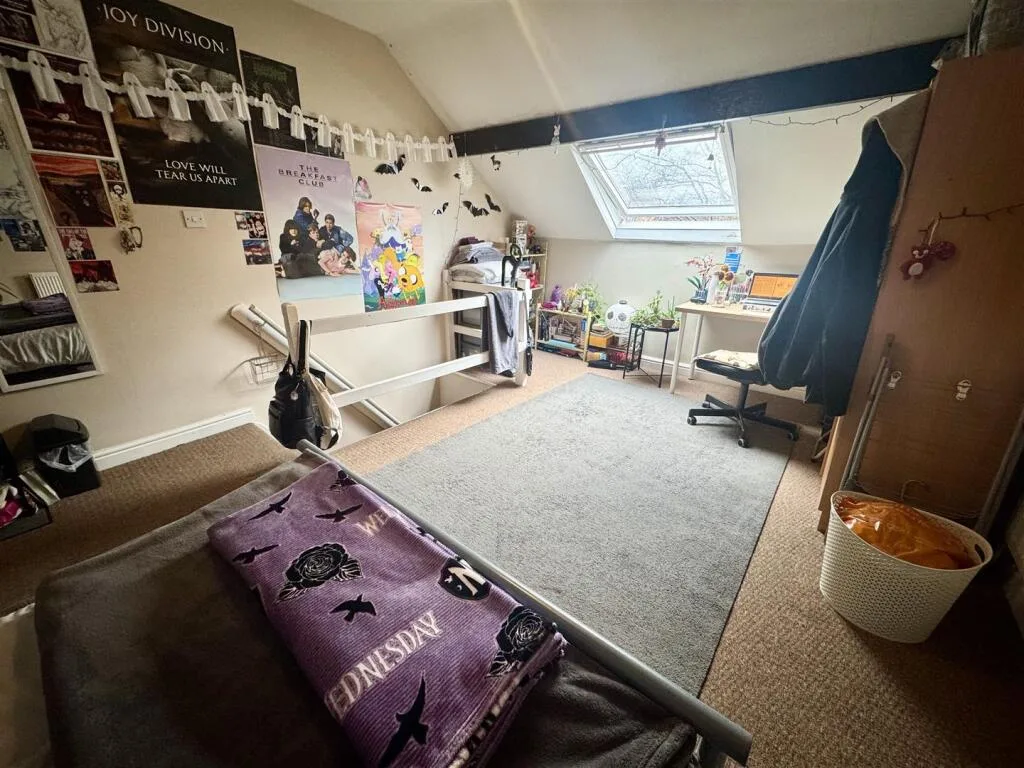 3 bedroom end of terrace house for rent