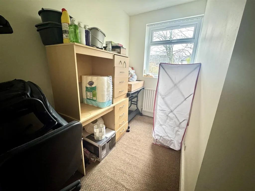 3 bedroom end of terrace house for rent