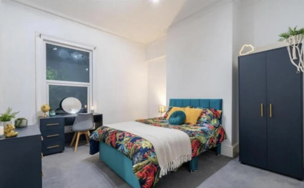 5 bedroom terraced house for rent