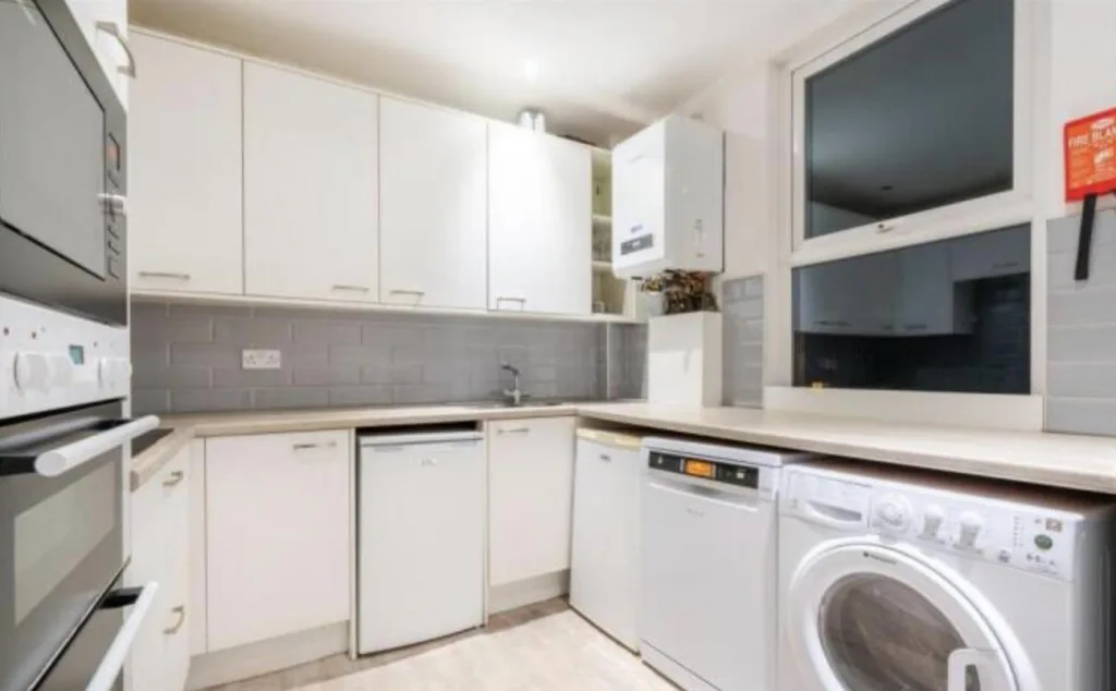 5 bedroom terraced house for rent