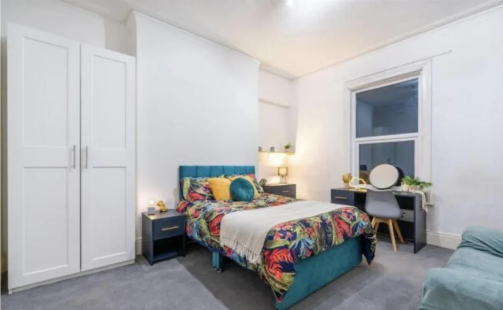 5 bedroom terraced house for rent