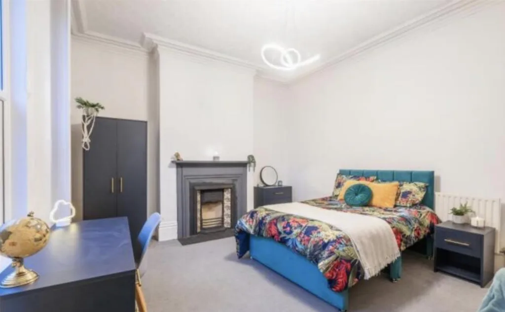 5 bedroom terraced house for rent