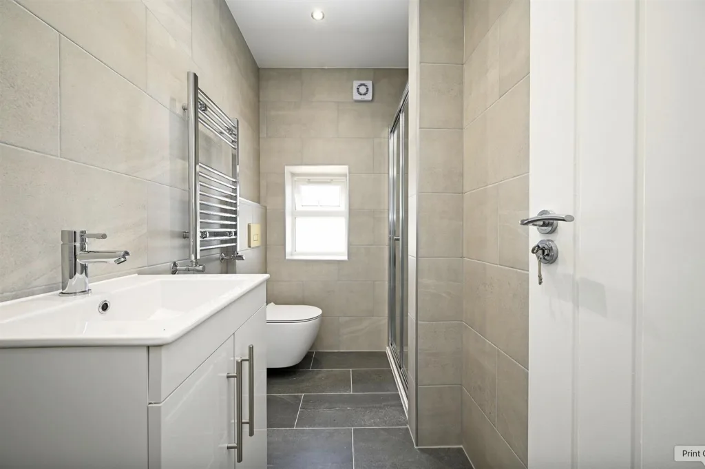 6 bedroom terraced house for rent