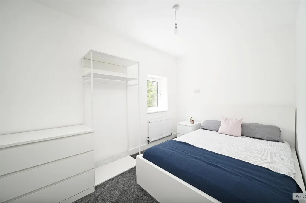 6 bedroom terraced house for rent