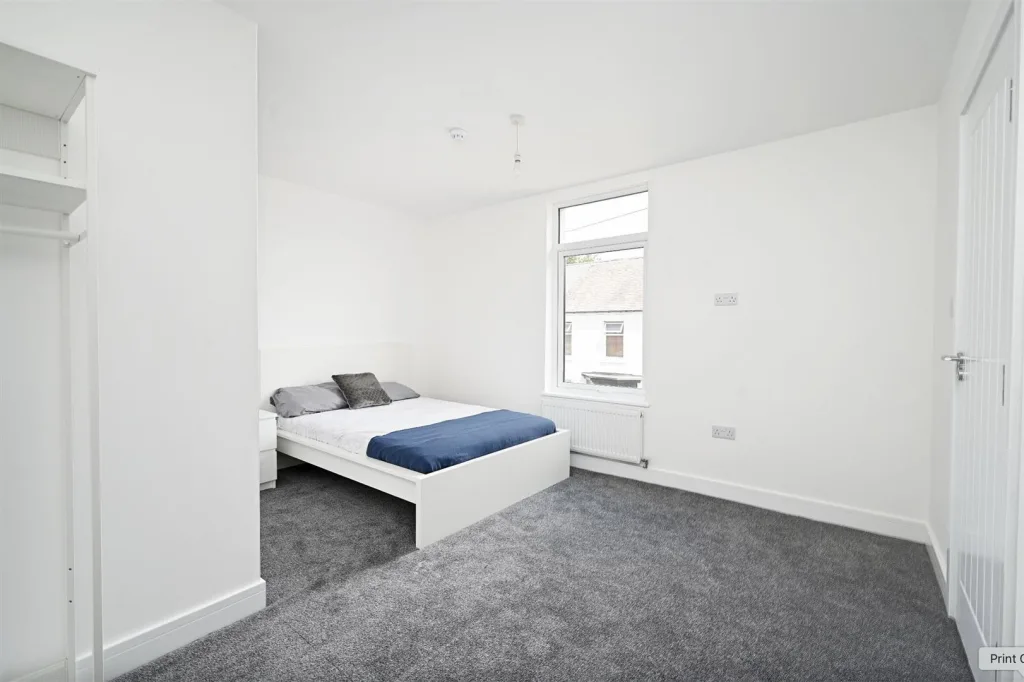 6 bedroom terraced house for rent