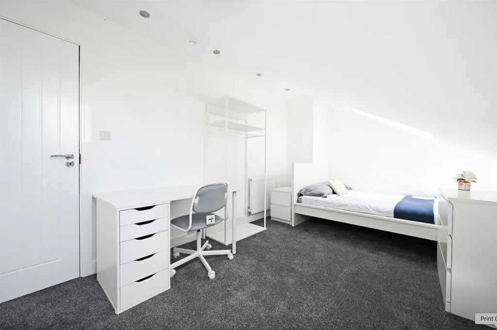 6 bedroom terraced house for rent