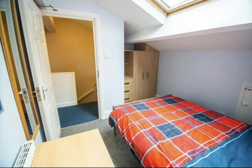 6 bedroom house for rent