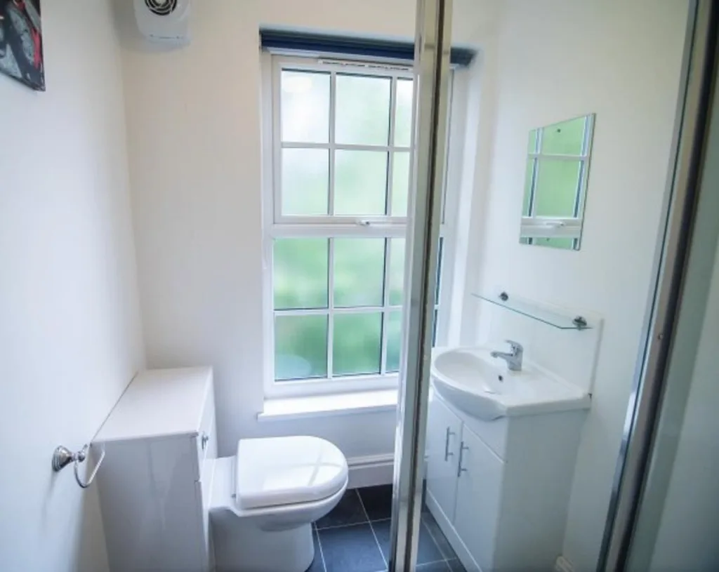 6 bedroom house for rent