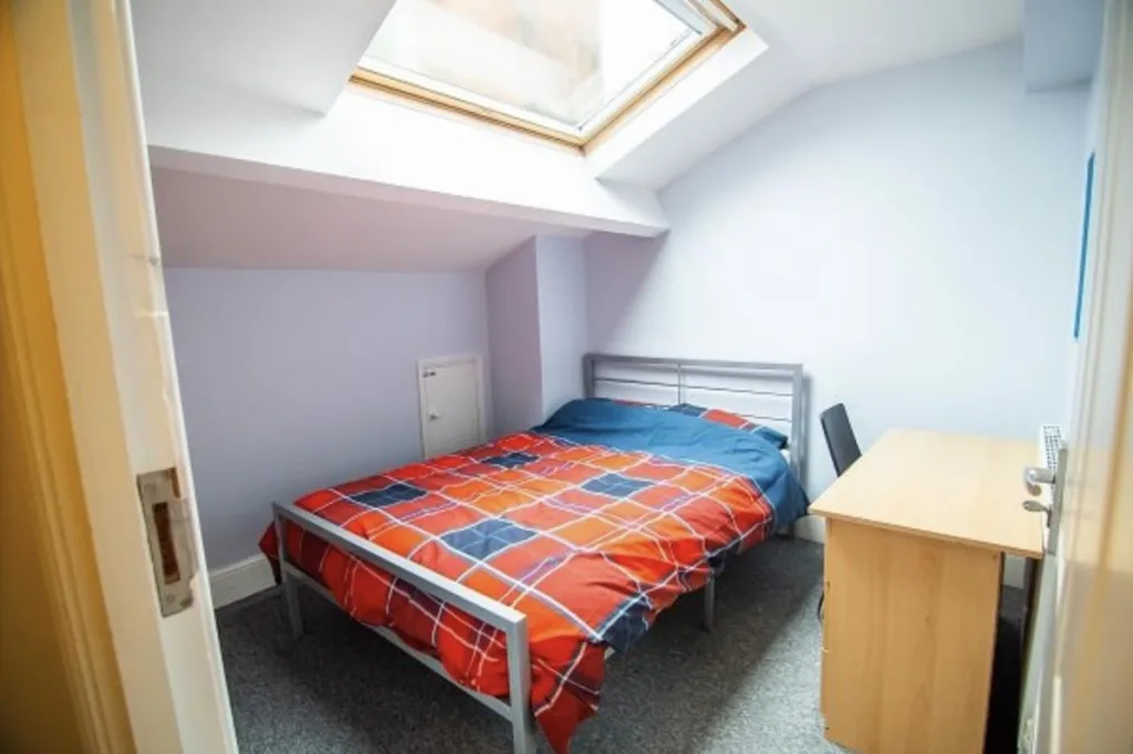 6 bedroom house for rent