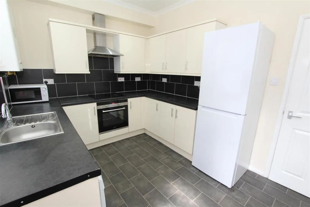 4 bedroom terraced house for rent
