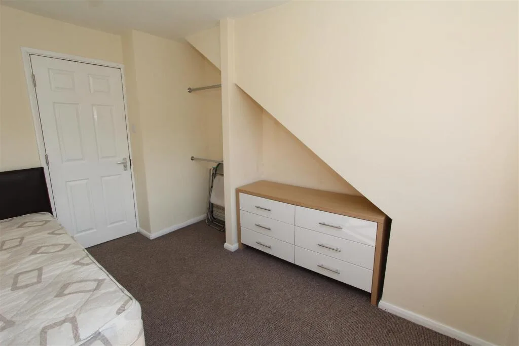 4 bedroom terraced house for rent