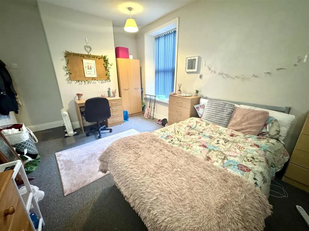 4 bedroom terraced house for rent
