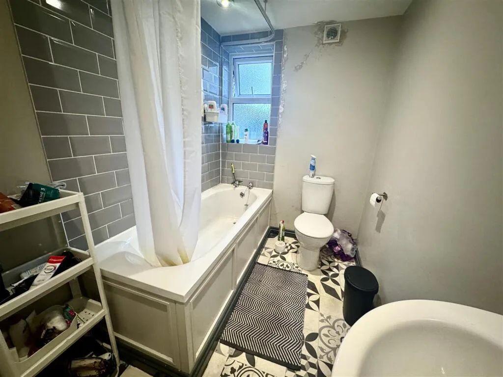4 bedroom terraced house for rent