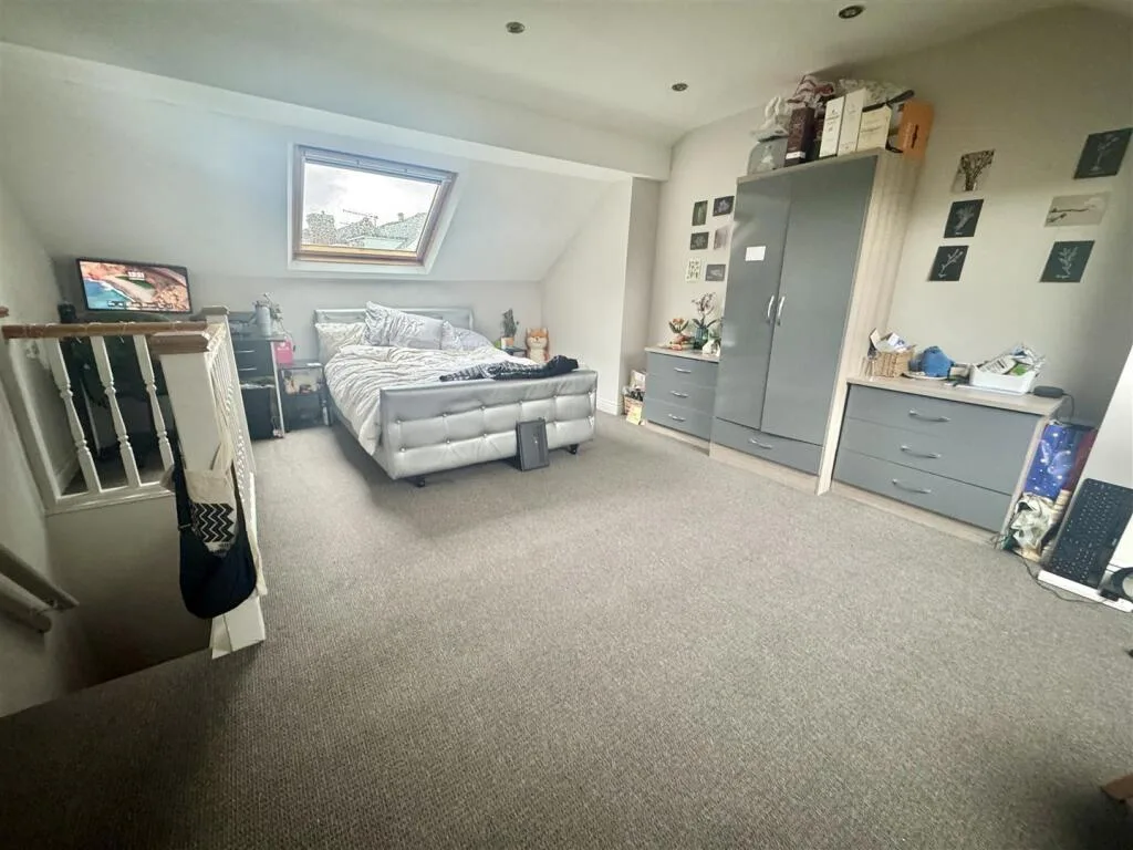 4 bedroom terraced house for rent