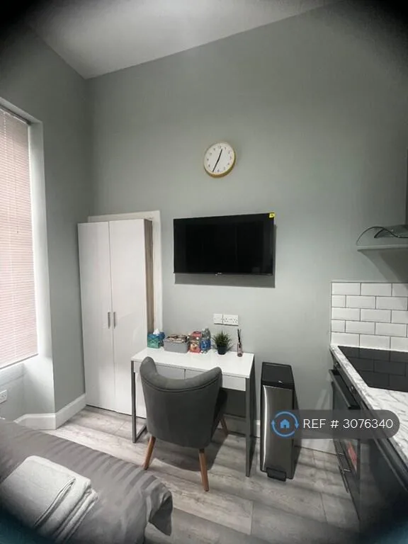 Studio flat for rent