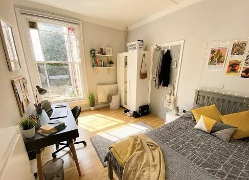6 bedroom end of terrace house for rent
