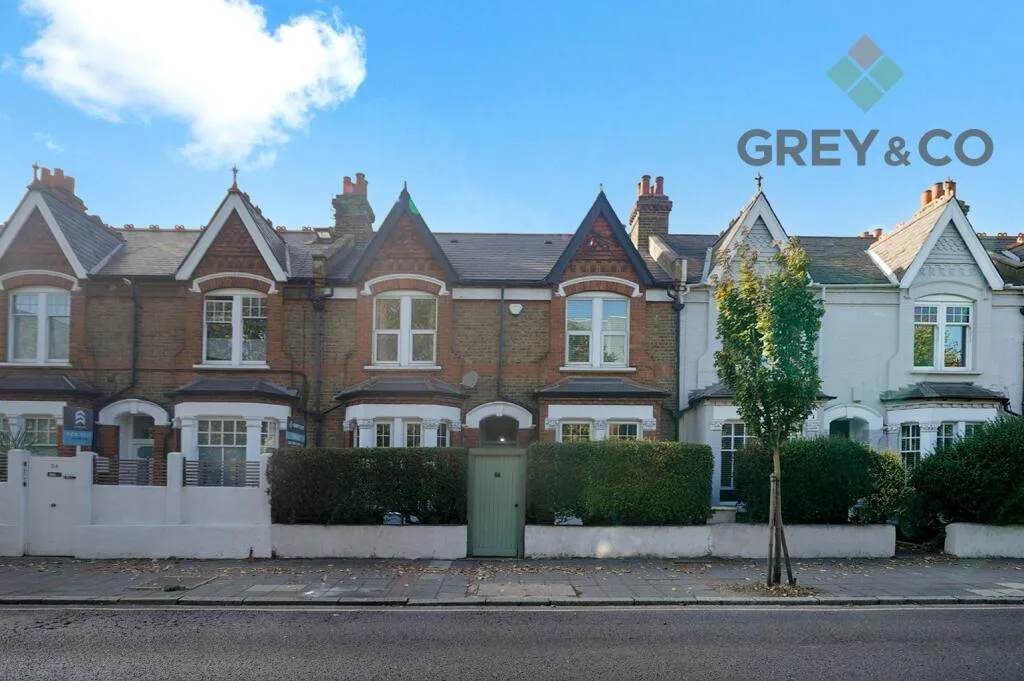 3 bedroom flat for rent