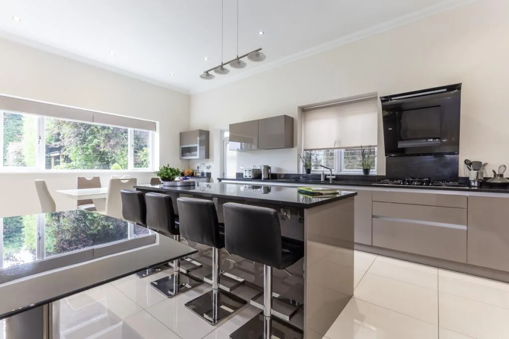 8 bedroom detached house for rent